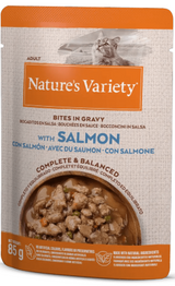 https://cdn.shopify.com/s/files/1/0916/7627/9129/files/Natures_Variety_Cat_PedaA_C2_A7os_em_Molho_SalmA_C2_A3o_Wet_Saqueta.png?v=1737470397
