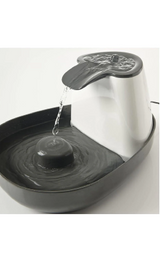 https://cdn.shopify.com/s/files/1/0916/7627/9129/files/Savic_Bebedouro_Water_Drinking_Fountain_Cascade.png?v=1737457284
