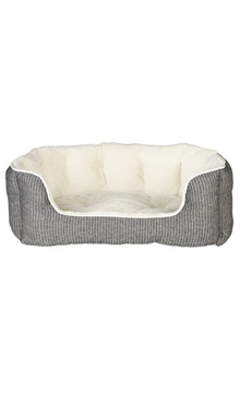 https://cdn.shopify.com/s/files/1/0916/7627/9129/files/Trixie_Cama_Davin.png?v=1737395120