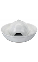 https://cdn.shopify.com/s/files/1/0916/7627/9129/files/Trixie_Fonte_de_Ceramica_Vital_Flow.png?v=1737460709