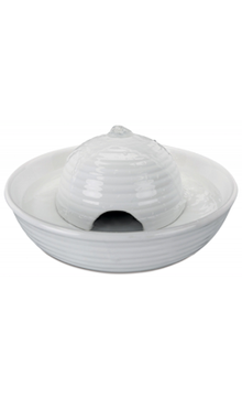https://cdn.shopify.com/s/files/1/0916/7627/9129/files/Trixie_Fonte_de_Ceramica_Vital_Flow_3d7c49a8-04f2-4411-a7cb-d8a9fe1564dc.png?v=1737460852
